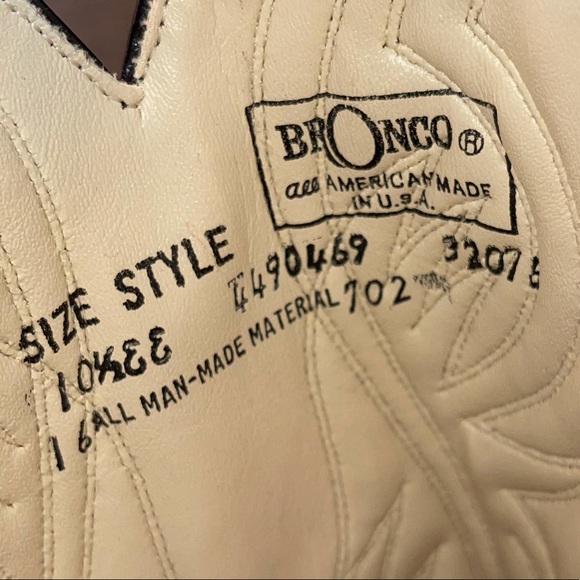 VINTAGE BRONCO COWBOY BOOTS - Picture 8 of 9